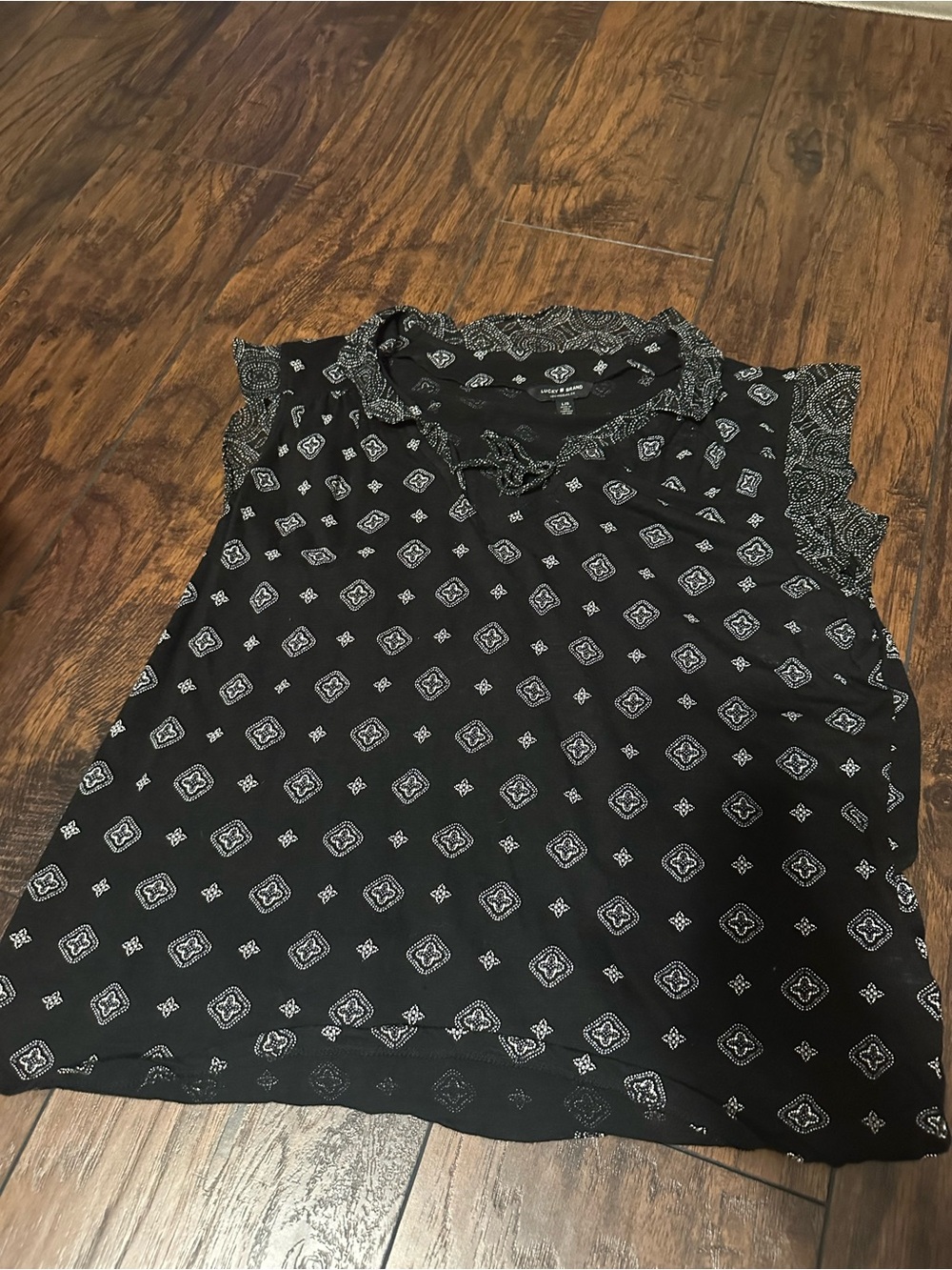 Lucky Brand Black Sleeveless Bandana Print Top